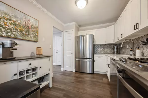 Sayville, NY 11782,350 Lakeland AVE #7G