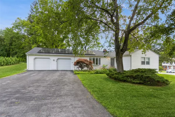 46 Laffin LN, Poughkeepsie, NY 12603