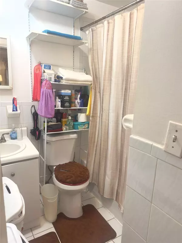 Jamaica, NY 11434,16914 144th RD