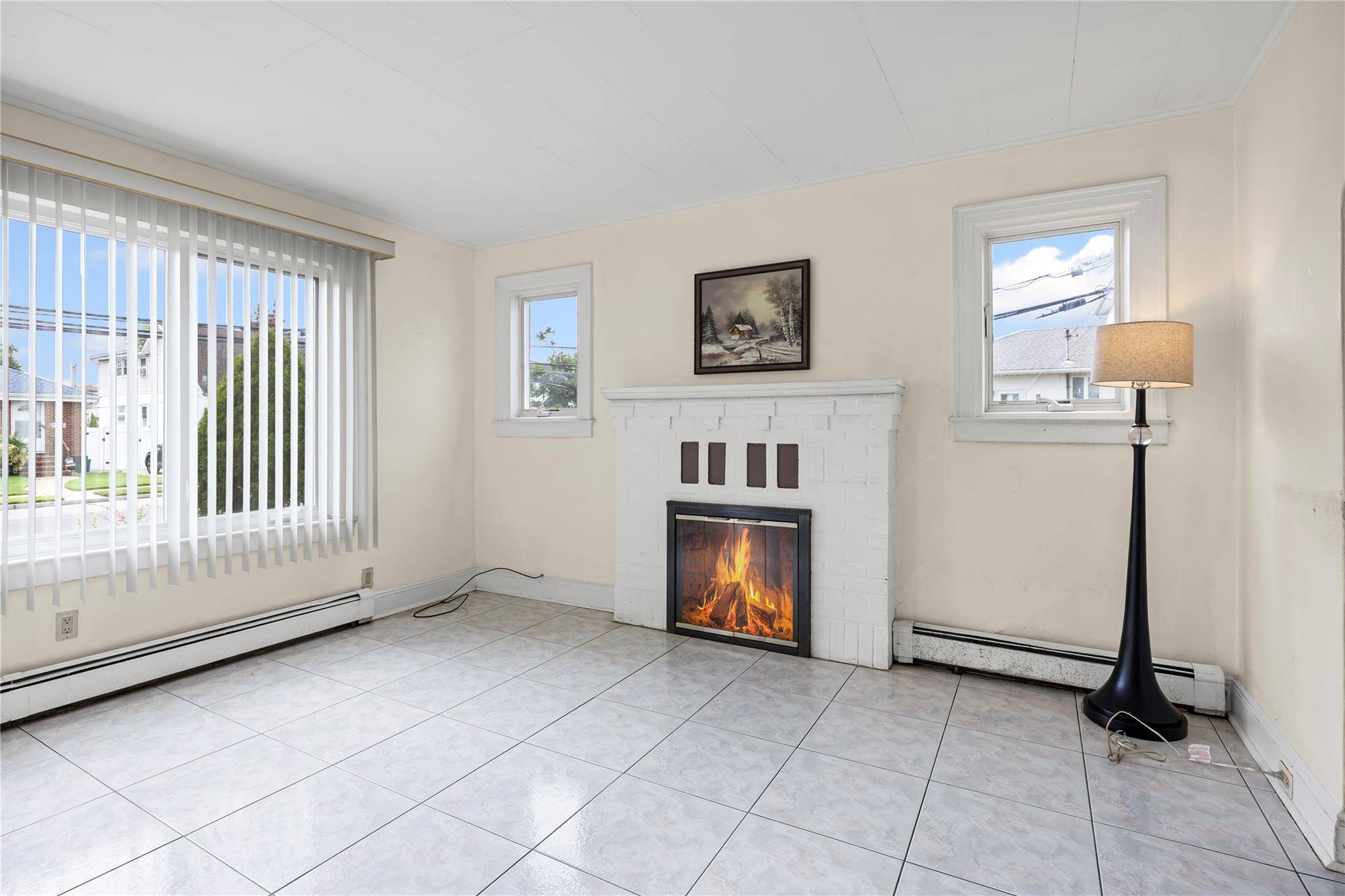 Lynbrook, NY 11563,178 Charles ST