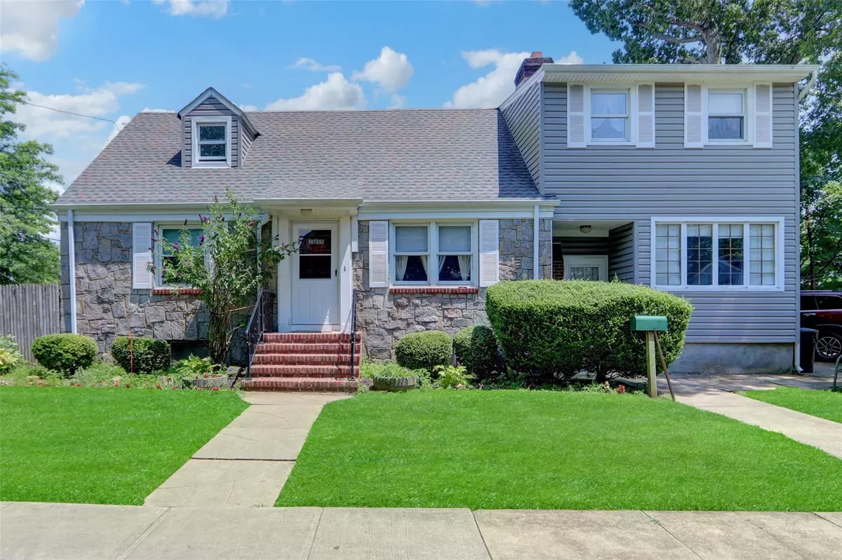 Bellmore, NY 11710,2055 Hillside AVE