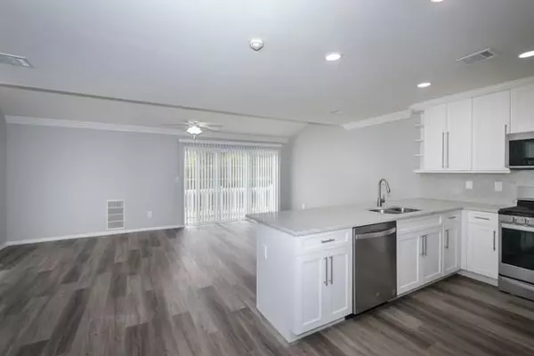 Farmingville, NY 11738,96 Overlook DR #96