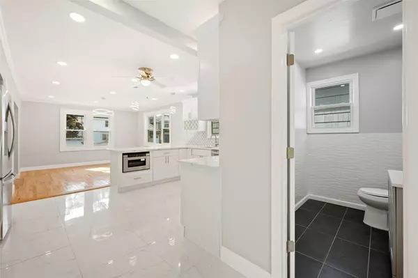 Rockville Centre, NY 11570,15 Shepherd ST