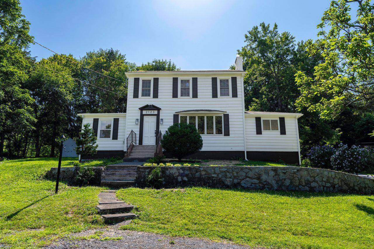 2123 New Hackensack RD, Poughkeepsie, NY 12603
