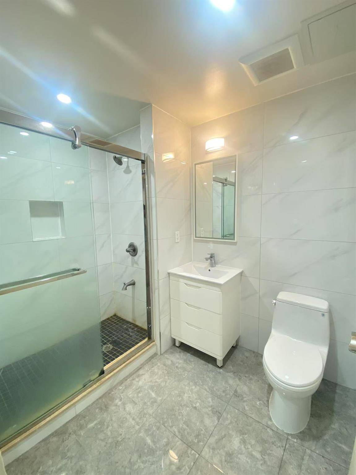 Long Island City, NY 11101,42-22 Crescent ST #3B