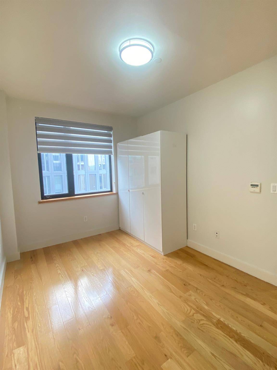 Long Island City, NY 11101,42-22 Crescent ST #3B
