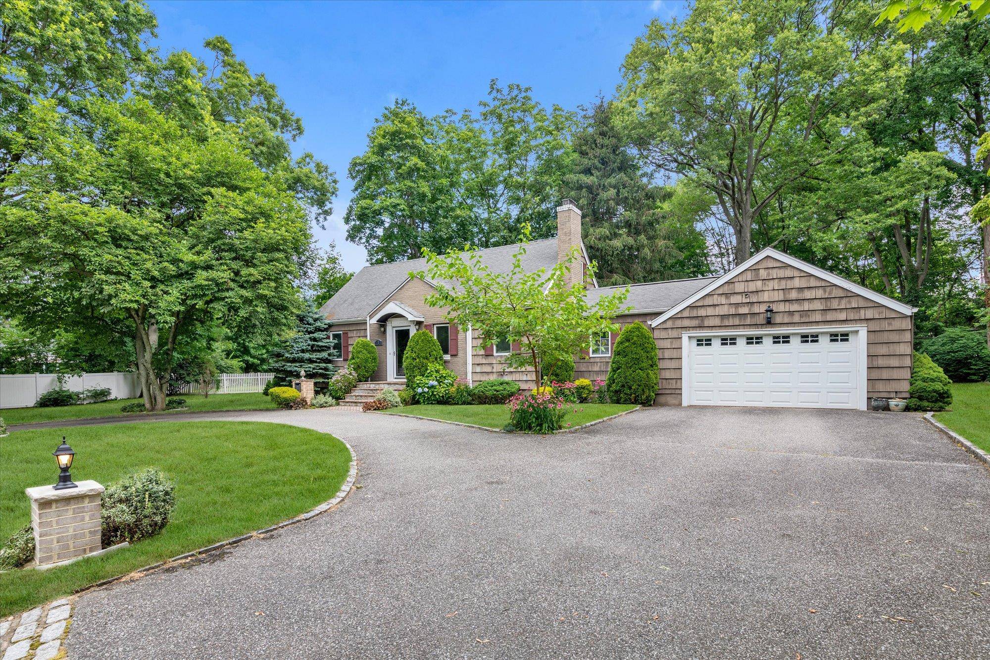 Glen Cove, NY 11542,1 Willits RD
