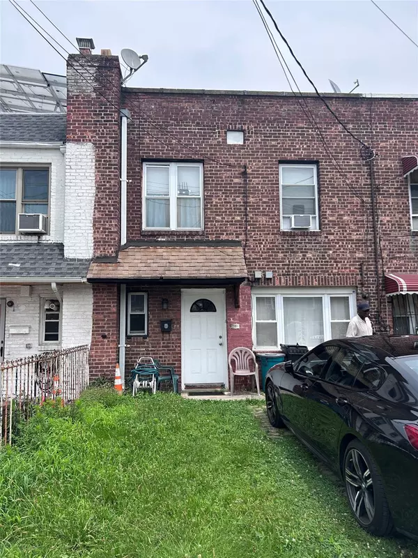 Hollis, NY 11423,10211 187th ST