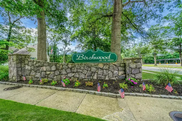 2411 Wilshire LN #2411, Oakdale, NY 11769