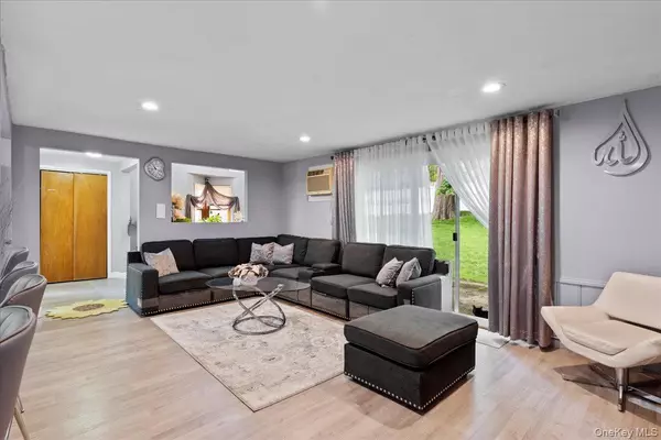 Melville, NY 11747,18 Nursery RD