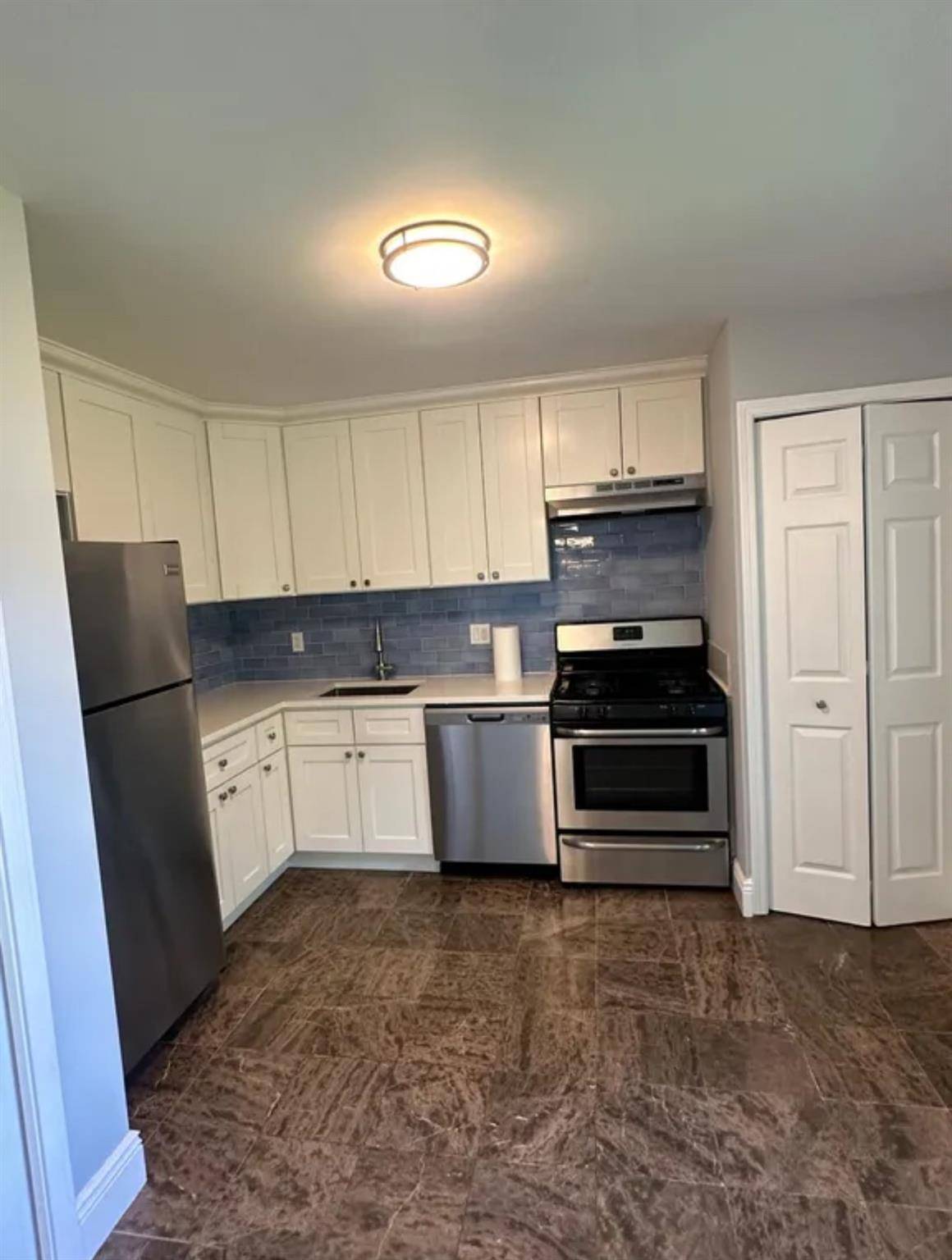 Mamaroneck, NY 10543,132 Waverly AVE #2
