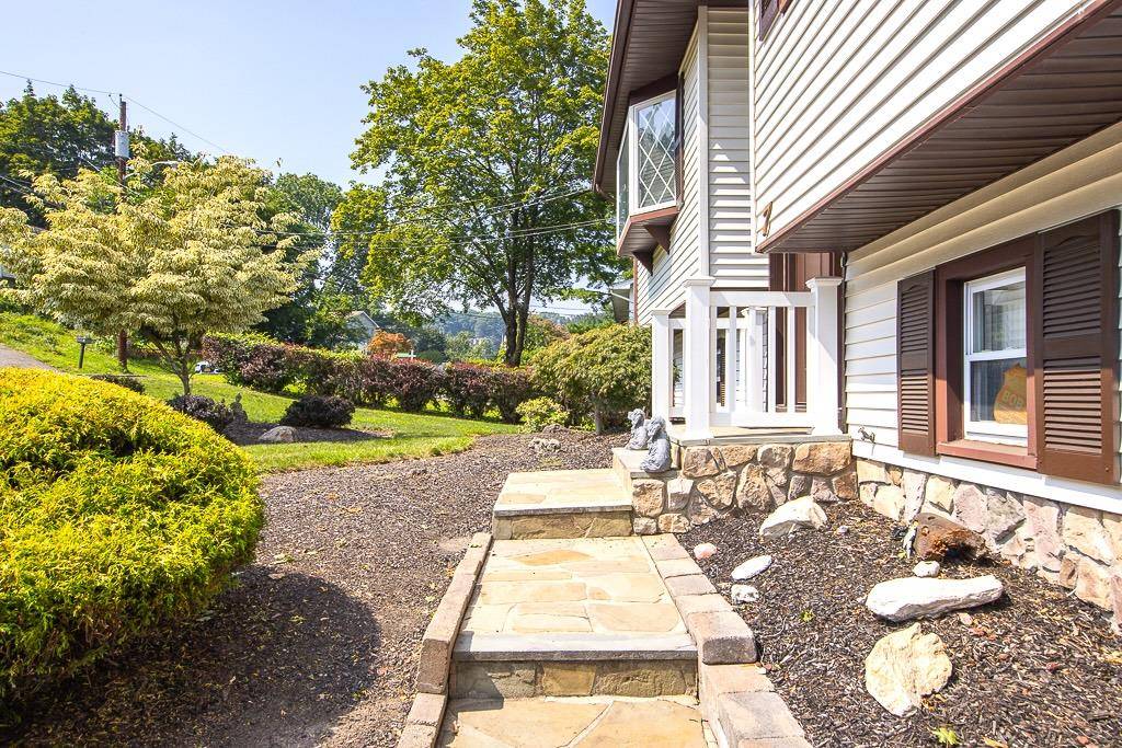 Stony Point, NY 10980,7 Gilmore DR