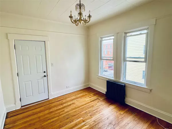 Yonkers, NY 10703,137 Lake AVE