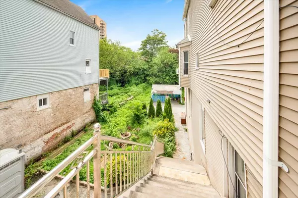 Bronx, NY 10460,1517 Rosedale AVE