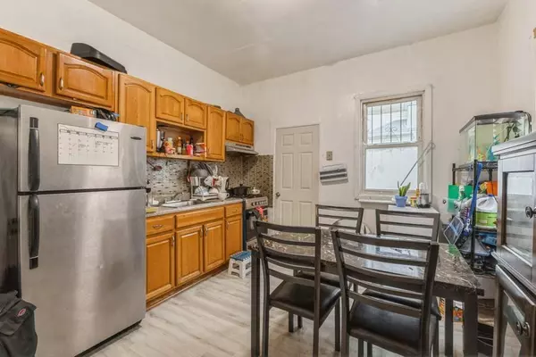 Elmhurst, NY 11373,4808 92nd ST