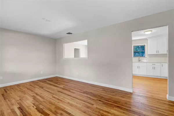 Mastic, NY 11950,2 Dreamland ST
