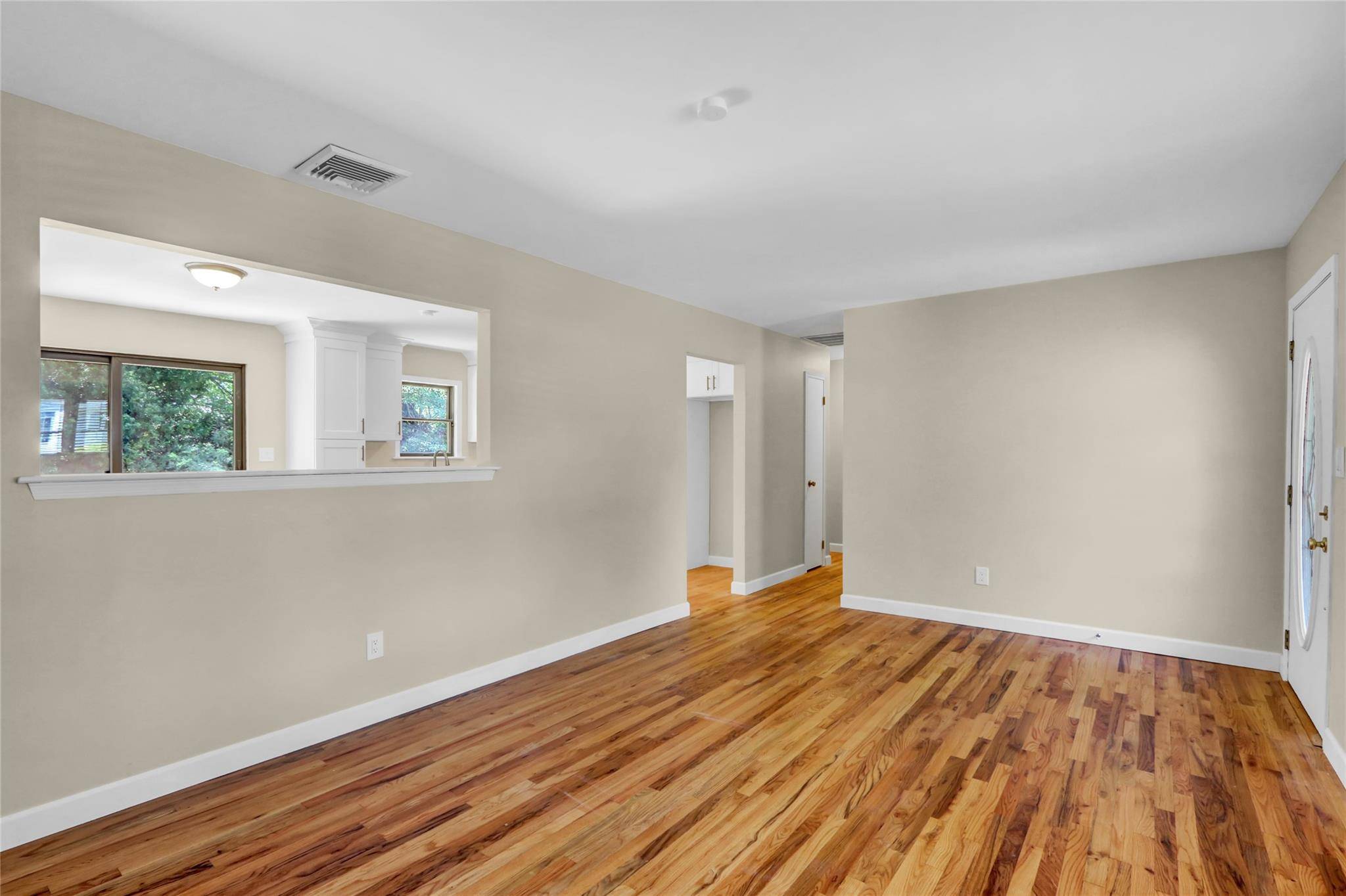 Mastic, NY 11950,2 Dreamland ST