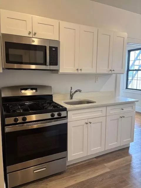 Huntington, NY 11743,28 West Neck RD #3D