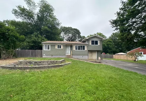 11 Halliday RD, Coram, NY 11727