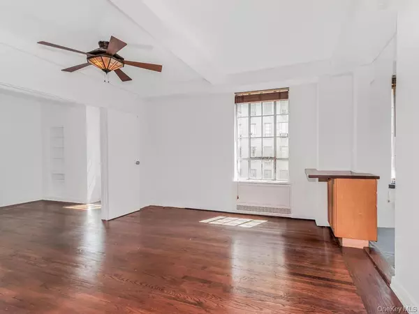 New York (manhattan), NY 10019,340 W 57th ST #5F