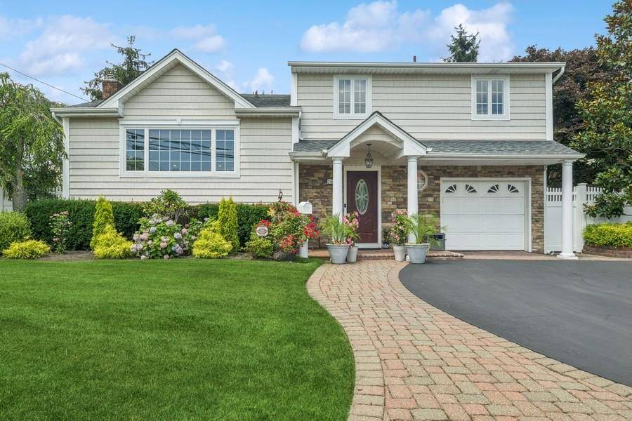 2659 Karen ST, Bellmore, NY 11710
