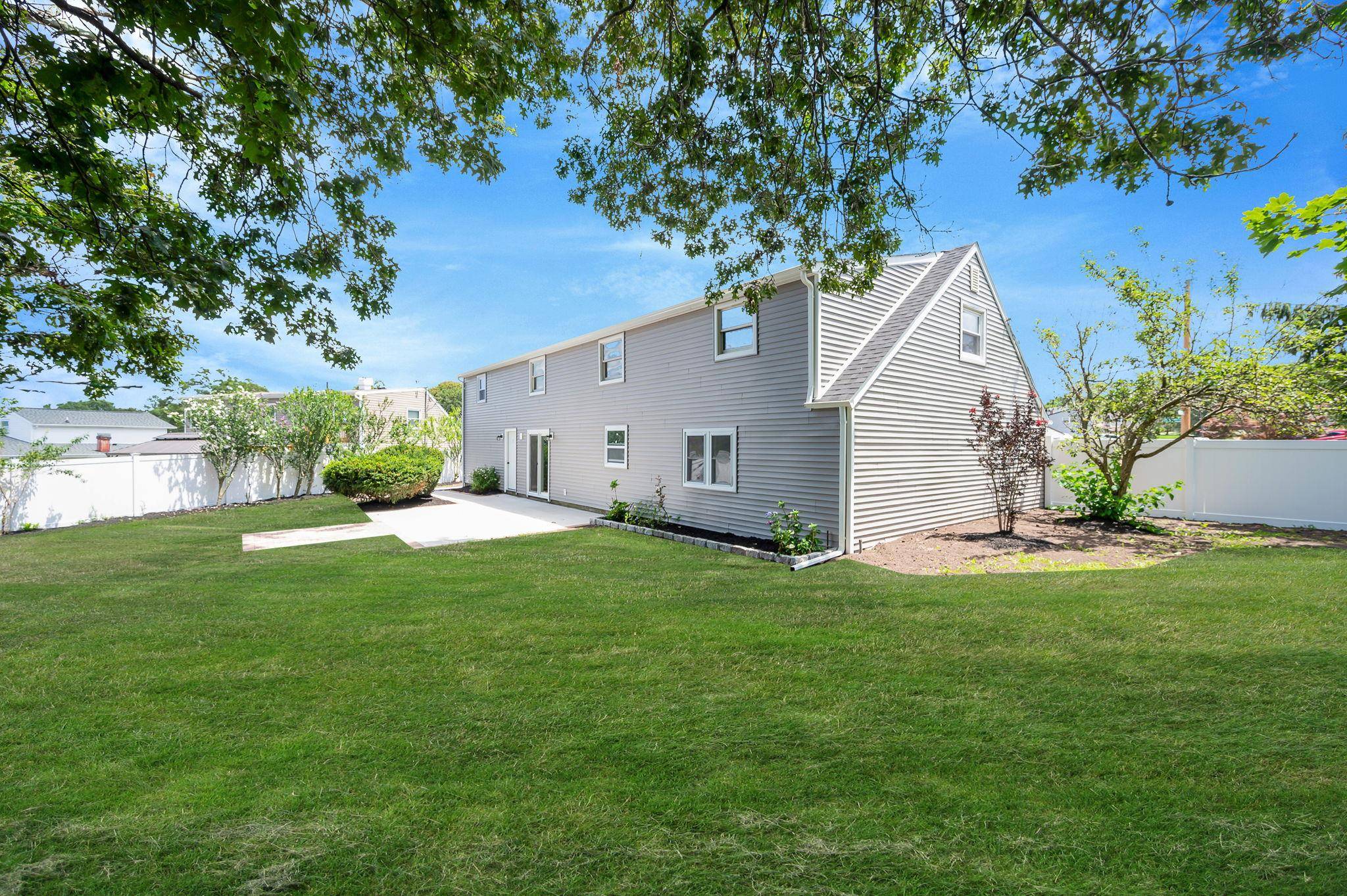Selden, NY 11784,47 Iroquois AVE