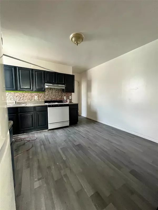 Bronx, NY 10460,591 Van Nest AVE