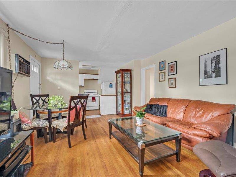 New Hyde Park, NY 11040,81-09 Langdale ST #217A