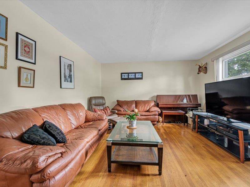 New Hyde Park, NY 11040,81-09 Langdale ST #217A