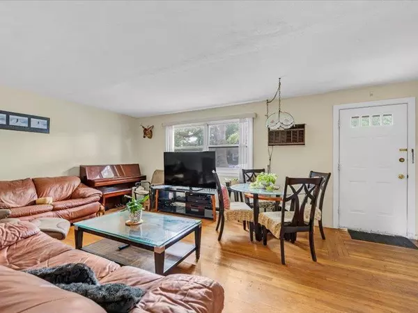 New Hyde Park, NY 11040,81-09 Langdale ST #217A
