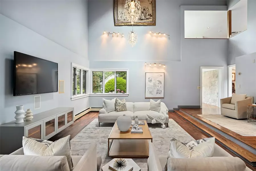 85 High Point RD, Scarsdale, NY 10583