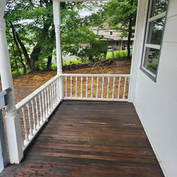 Livingston Manor, NY 12758,476 Old Route 17