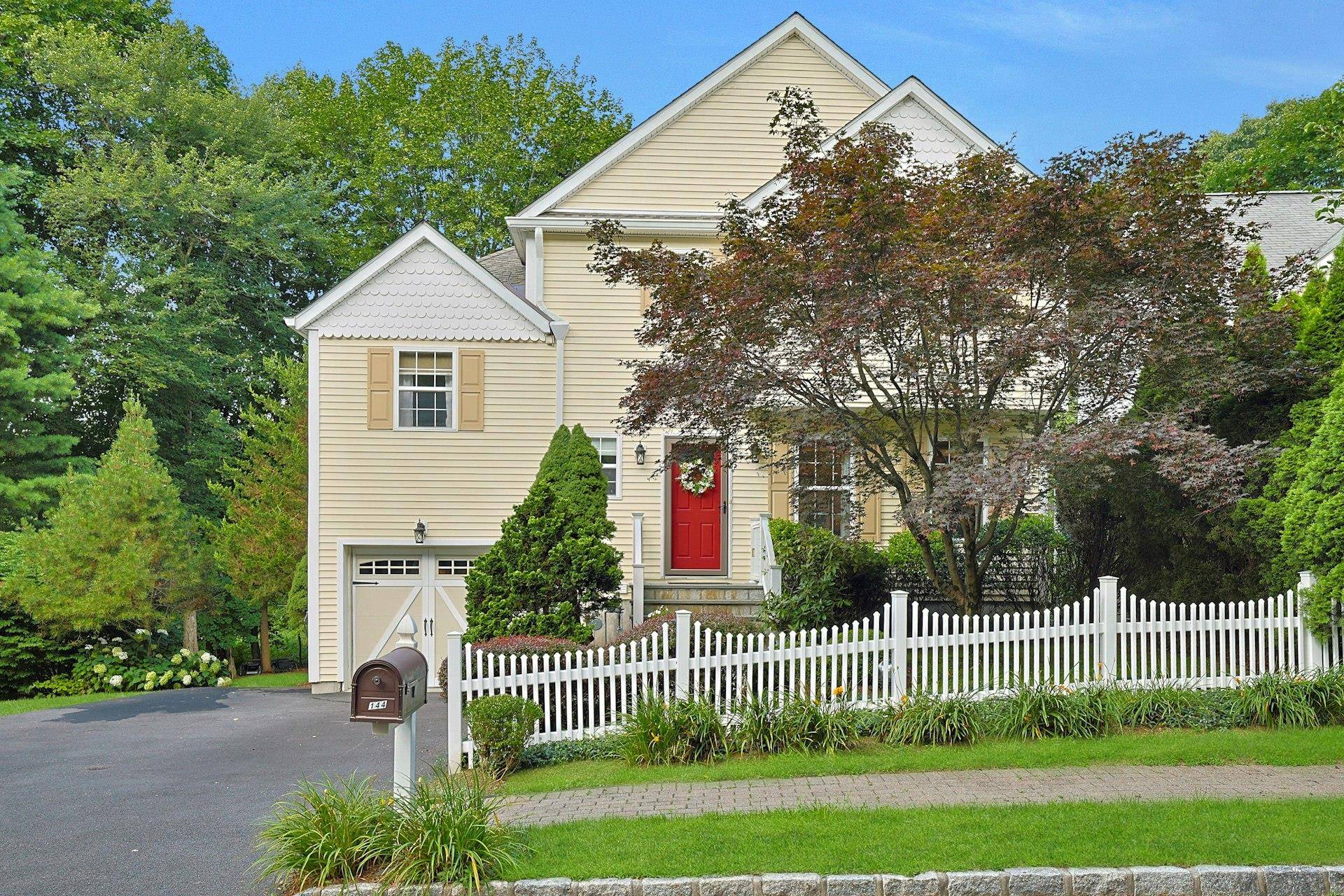 Briarcliff Manor, NY 10510,144 Hungerford RD