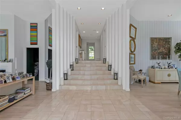 Tuxedo Park, NY 10987,94 Cliff RD