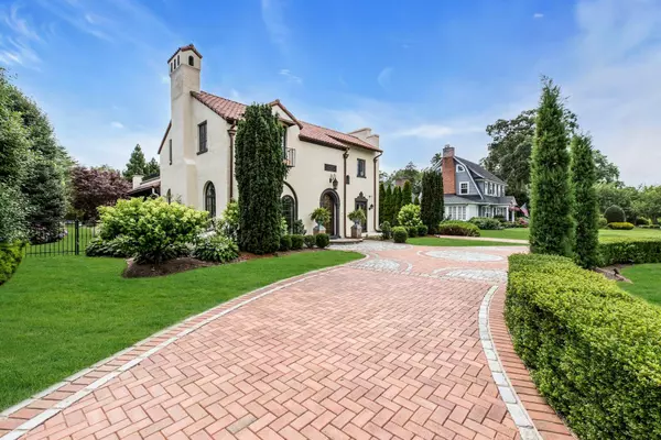 Brightwaters, NY 11718,259 Lakeview AVE