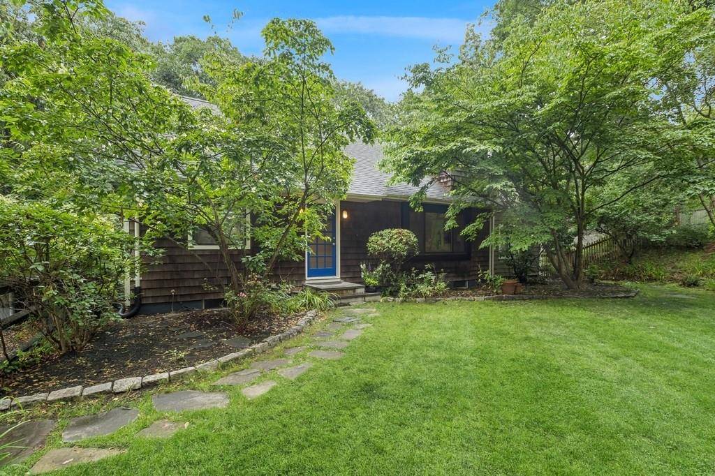 Southampton, NY 11968,37 Glenview Dr