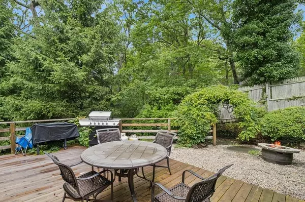 Southampton, NY 11968,37 Glenview Dr