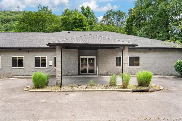 Newburgh, NY 12550,4 Corwin CT