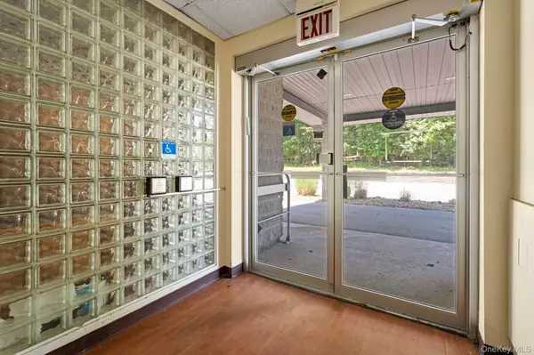 Newburgh, NY 12550,4 Corwin CT