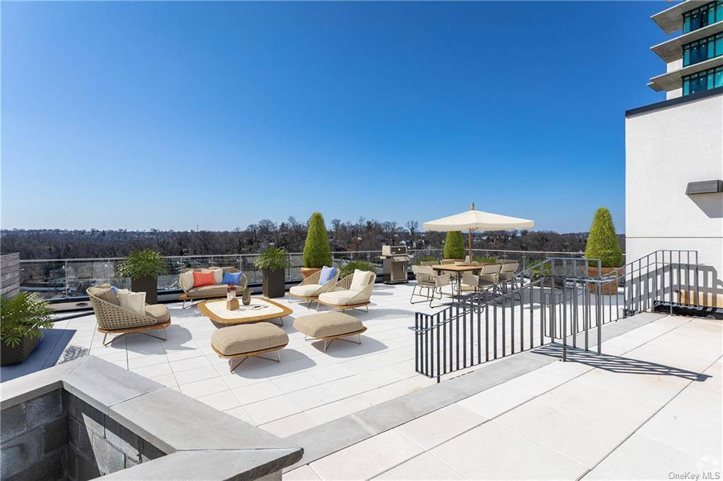 Yonkers, NY 10710,667 Ridge Hill BLVD #710