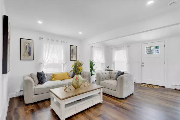 Bellmore, NY 11710,205 Howell ST