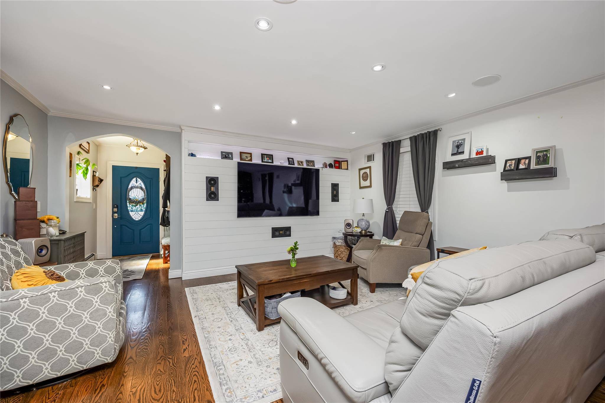 Cedarhurst, NY 11516,487 Court AVE