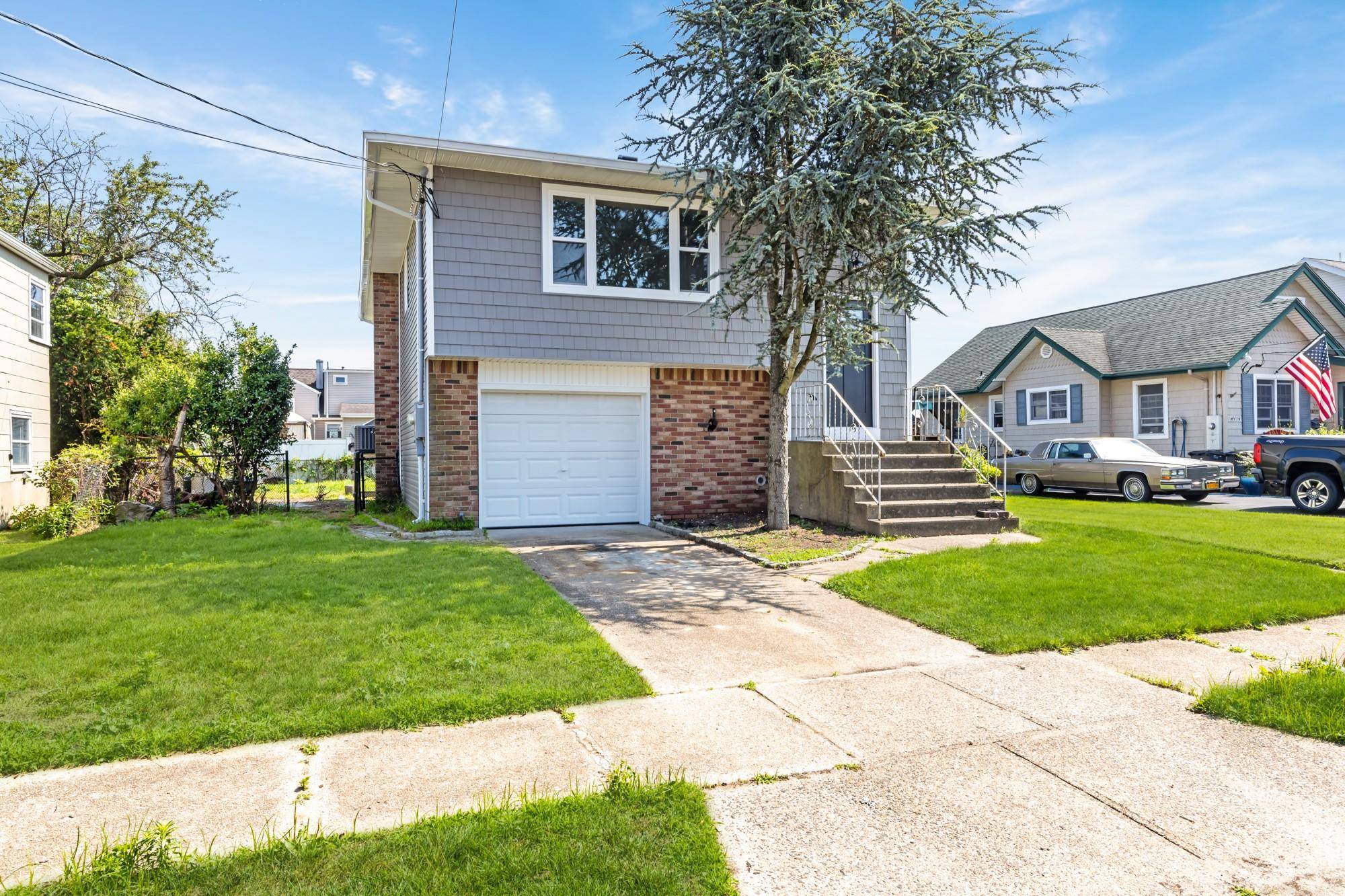 37 Martha ST, Freeport, NY 11520
