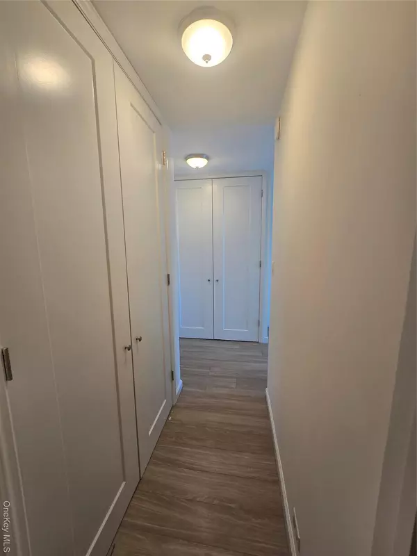Kew Garden Hills, NY 11367,150-38 Union TPKE #7N