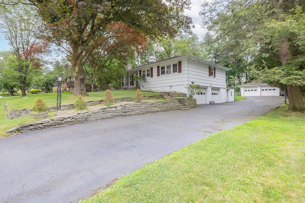 Monsey, NY 10952,10 Glenbrook RD