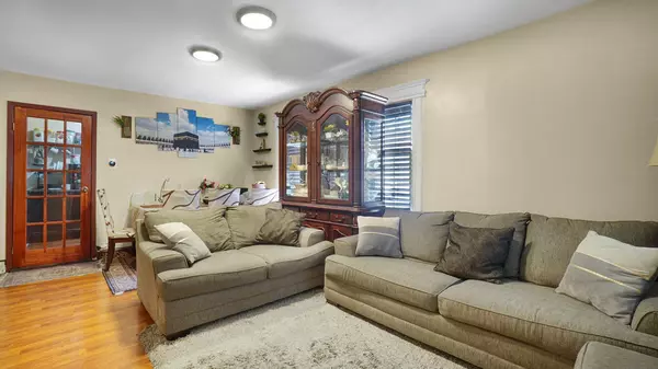 Jamaica, NY 11433,164-02 107th Avenue