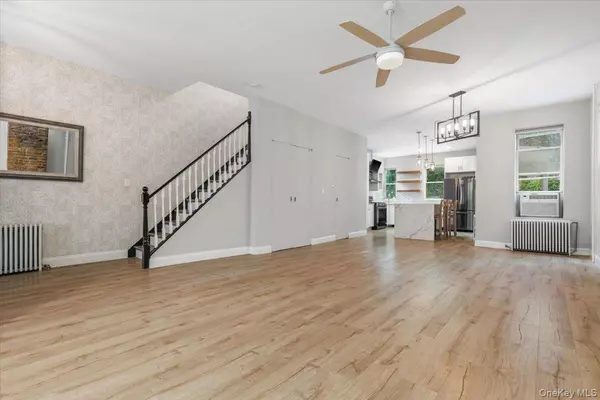 Bronx, NY 10470,525 E 235th ST