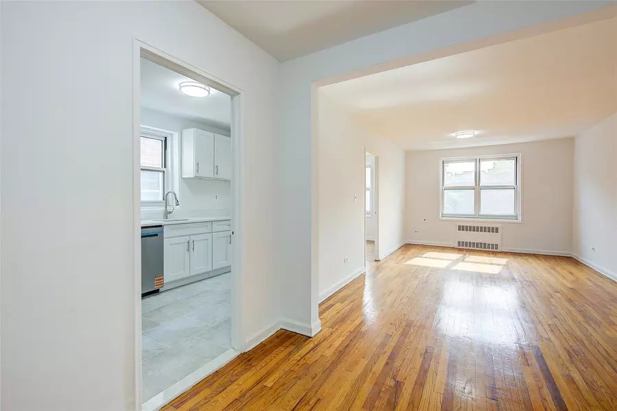 34-15 74 ST #5K, Jackson Heights, NY 11372