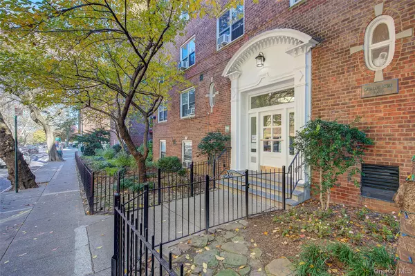 Jackson Heights, NY 11372,34-15 74 ST #5K