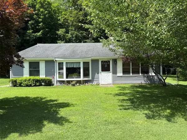 10 Raymond AVE, Dover Plains, NY 12522